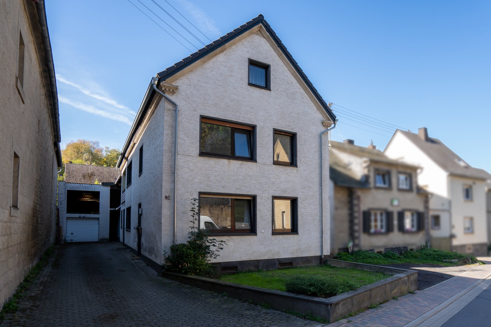 Charmantes Einfamilienhaus mit zahlreichen Nebengebäuden! Charmantes Einfamilienhaus mit zahlreichen Nebengebäuden!