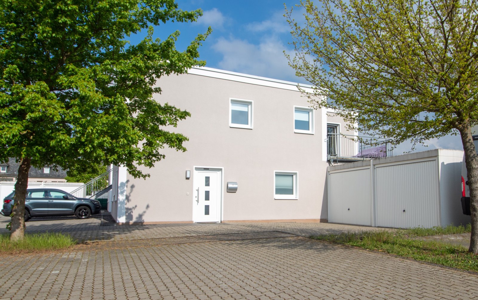 Top moderne Eigentumswohnung mit Terrasse und eigenem Eingang! Top moderne Eigentumswohnung mit Terrasse und eigenem Eingang!